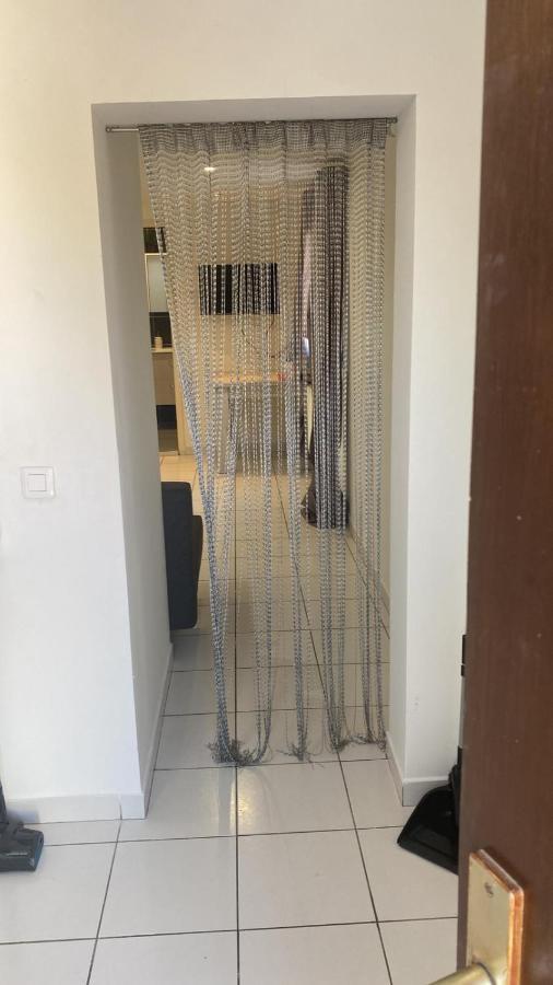Studio - Carre De Soie Vaulx En Velin Exteriör bild